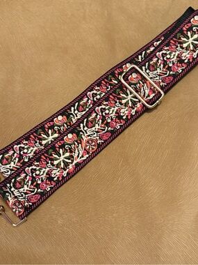 Embroidered Floral Adjustable Strap - Black & Pink